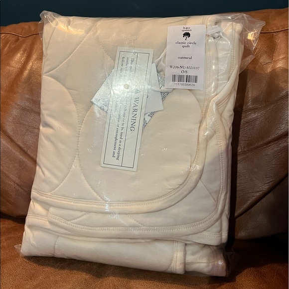 kate quinn Other - BNIB Kate Quinn Oatmeal Circle Quilt Bamboo
